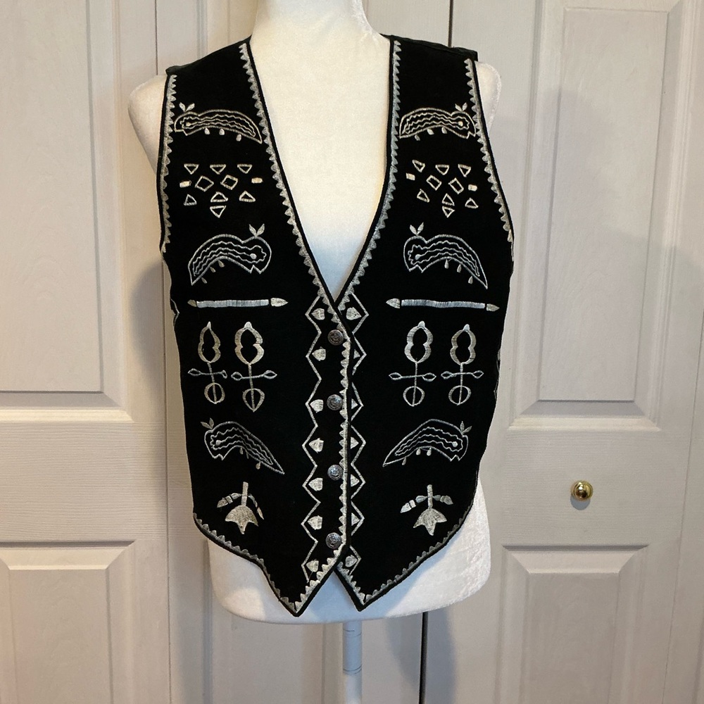 🌹 American Flirt Leather / Suede Snap Front Black & White Embroidered Vest - M